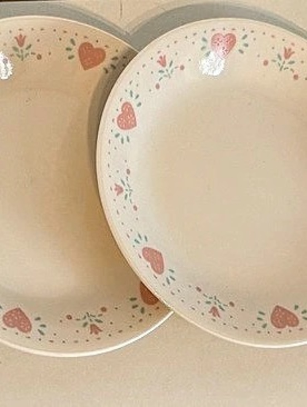 Corelle Country Hearts Plates Floral dessert Plates Set of 4 in White & Pink